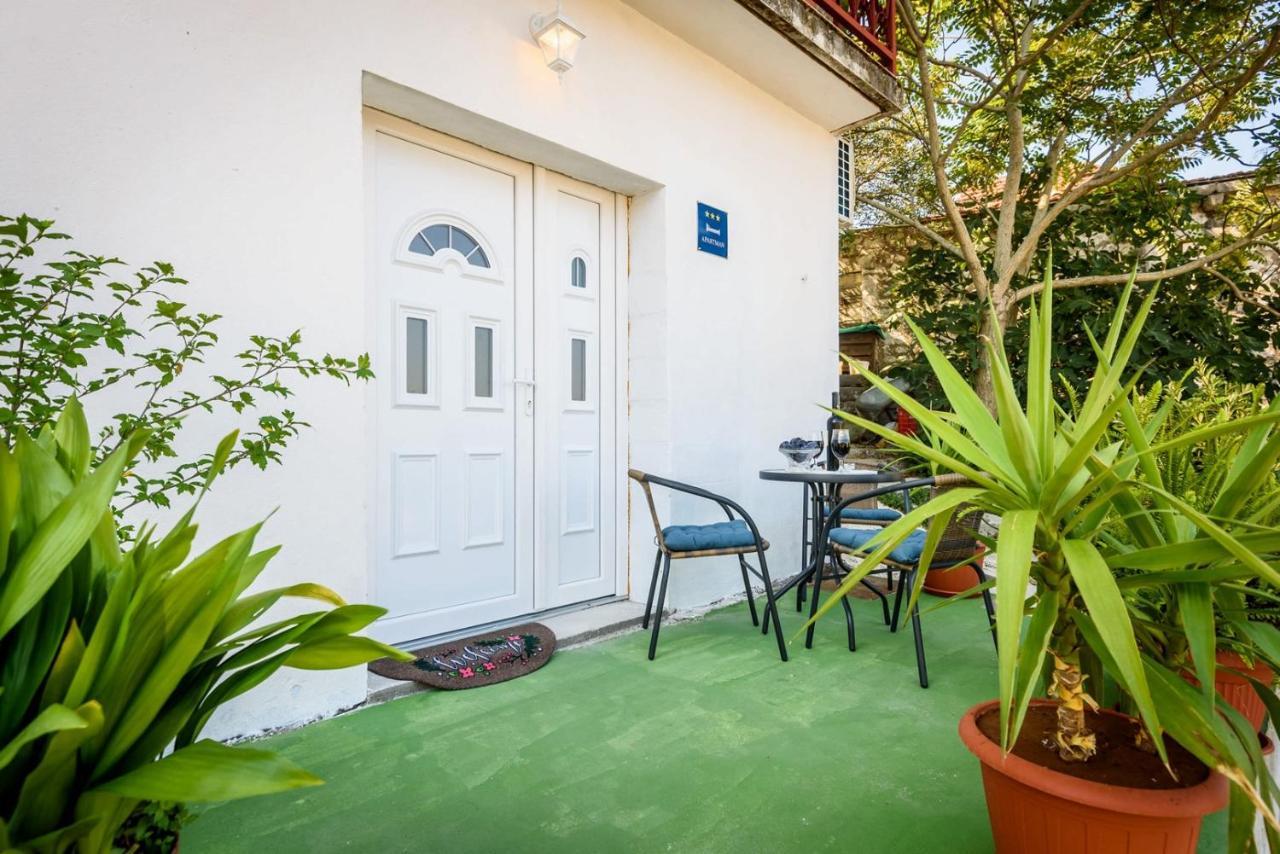 Apartment Dego Near Ploce, Riverfront, Parking Rogotin Eksteriør bilde